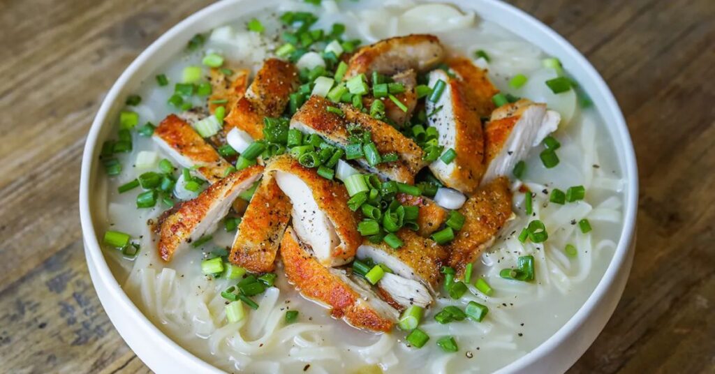 Chicken Noodle Soup (Dak Kalguksu)